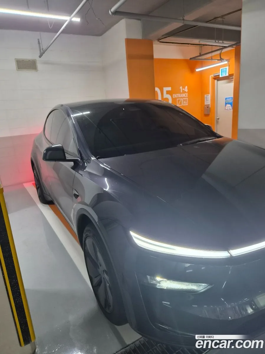 Tesla Model Y RWD 2026 — thumbnail 3