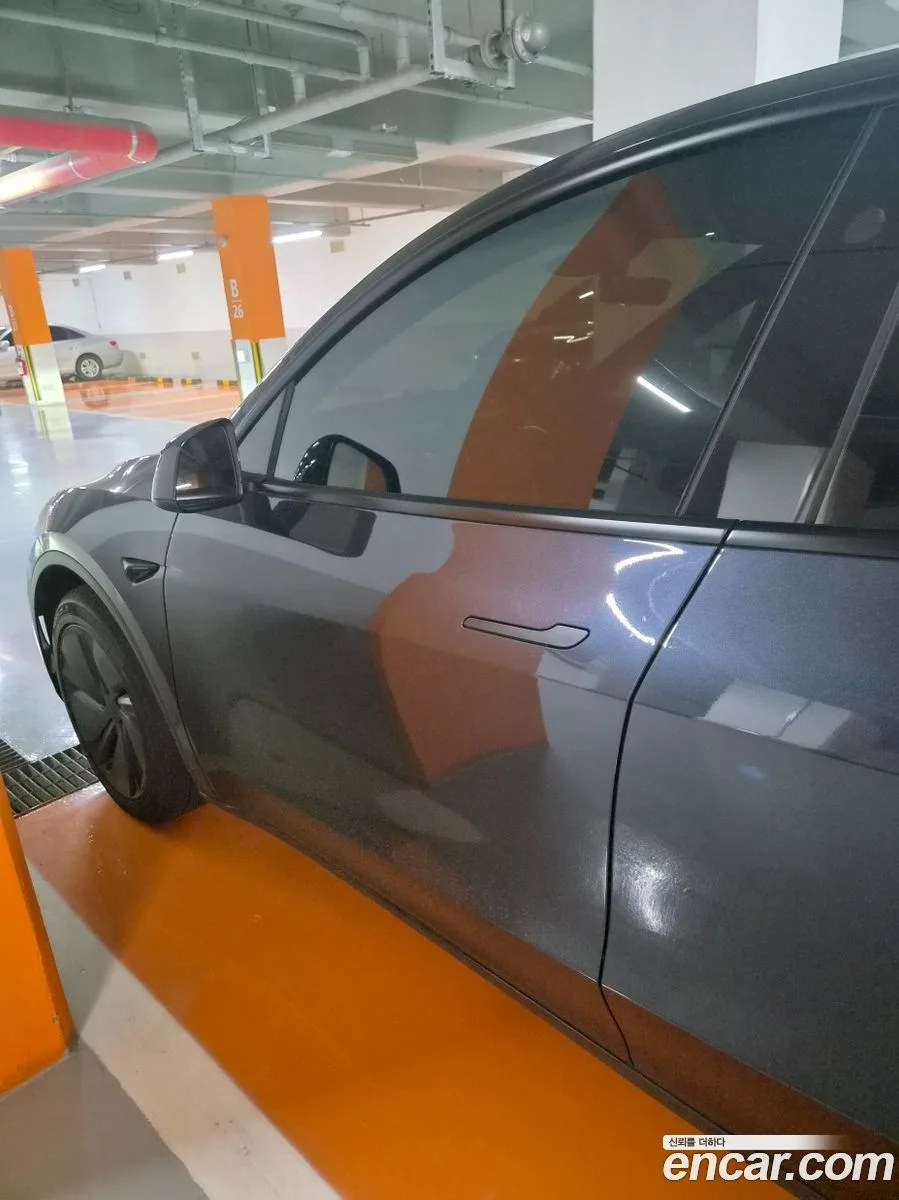 Tesla Model Y RWD 2026 — thumbnail 4