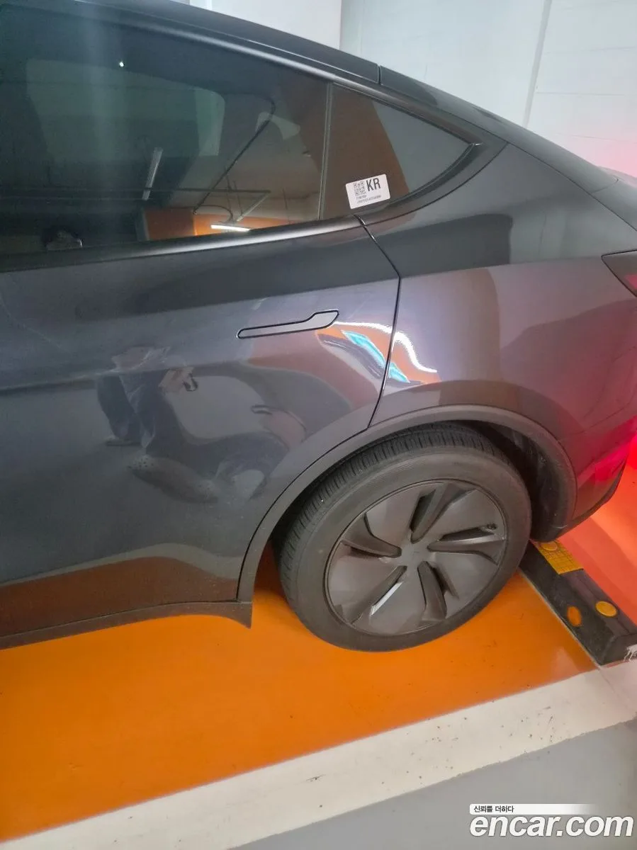 Tesla Model Y RWD 2026 — thumbnail 5
