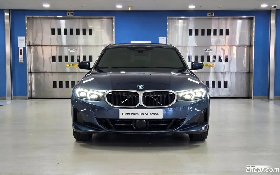 BMW 3 Series 320i 2025 — thumbnail 3