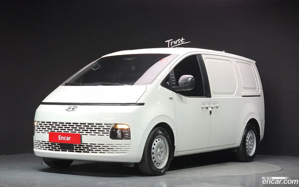 Hyundai Staria 3 2022 — photo 1, buy with delivery to Moscow
