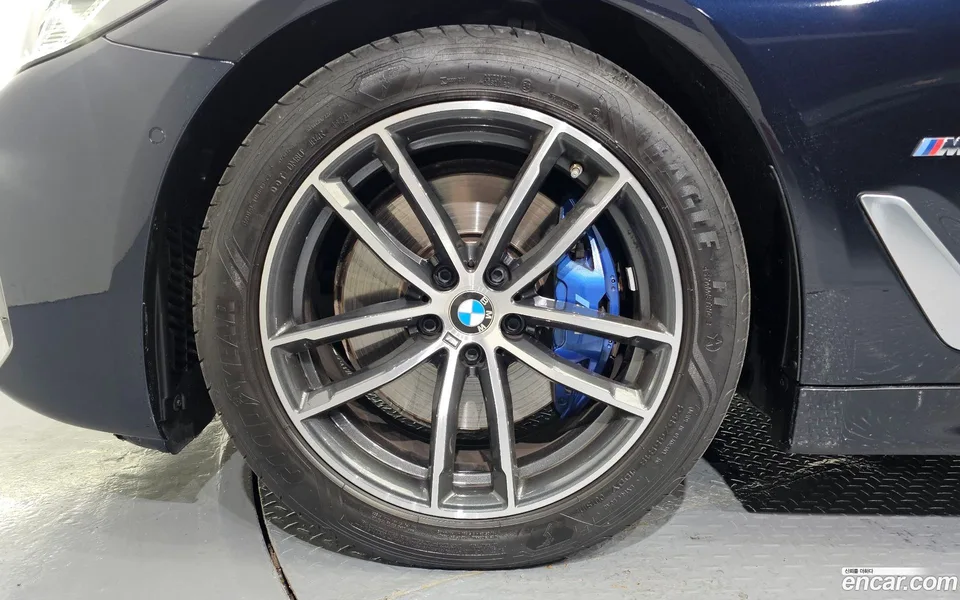 BMW 5 Series 520i M 2022 — thumbnail 5