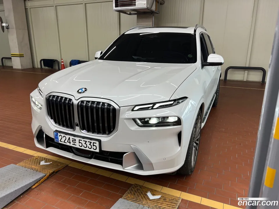 BMW X7 2023