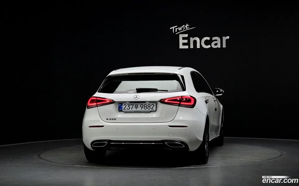 Mercedes-Benz A-Class A220 2023 — thumbnail 4