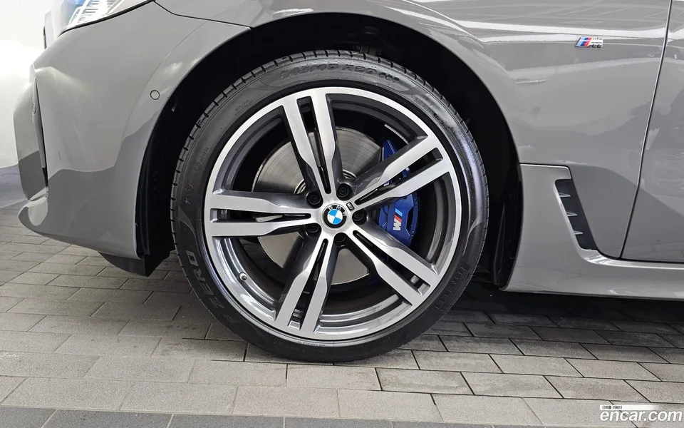 BMW 6 Series GT 630i xDrive M 2022 — thumbnail 2