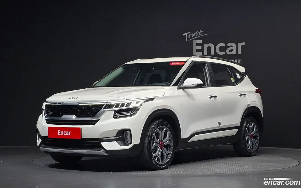 Kia Seltos 1.6 4WD 2022 — photo 1, buy with delivery to Moscow