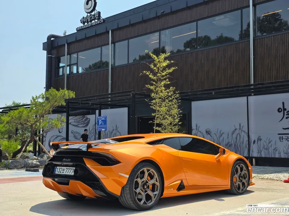 Lamborghini Huracan LP640-2 2023 — thumbnail 4