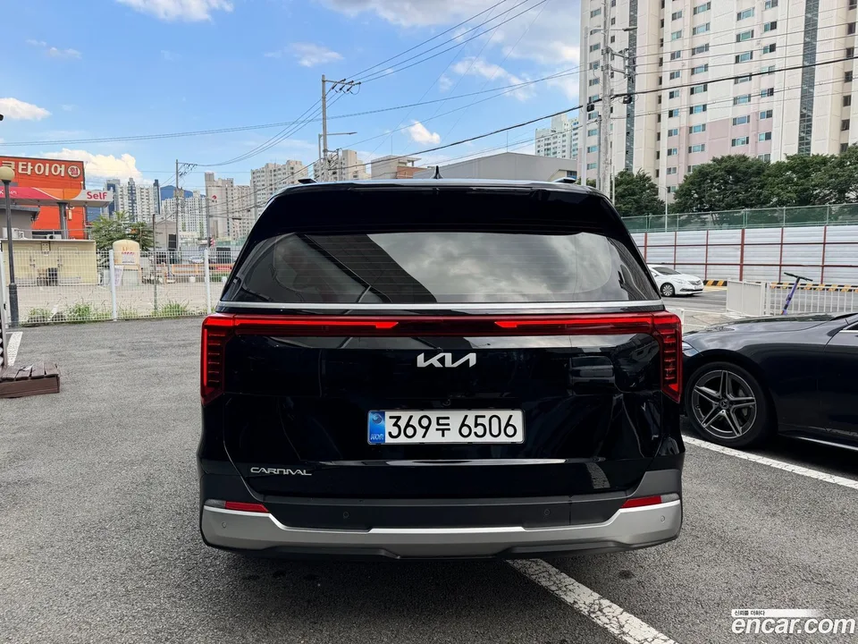 Kia Carnival 9 2025 — thumbnail 4
