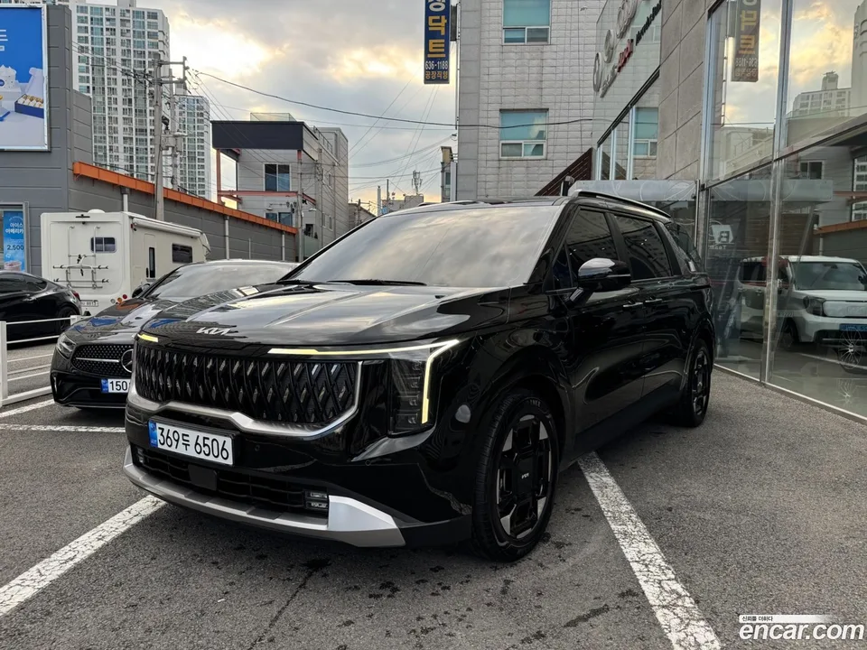 Kia Carnival 9 2025 — photo 1, buy with delivery to Moscow