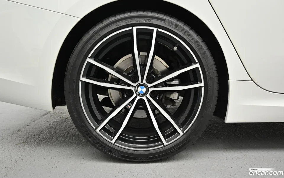 BMW 3 Series 320i M 2022 — thumbnail 5
