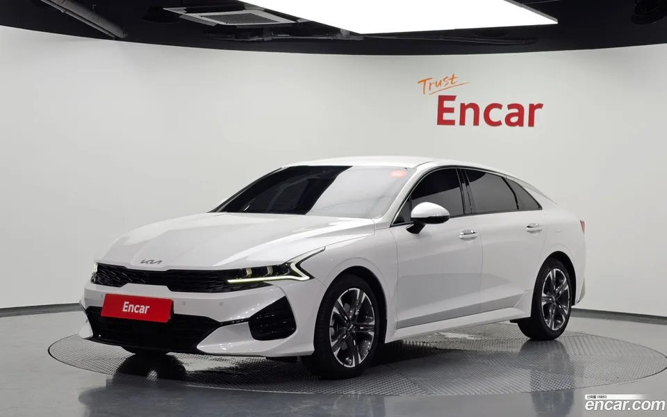 Kia K5 2.0 2022 — photo 1, buy with delivery to Moscow