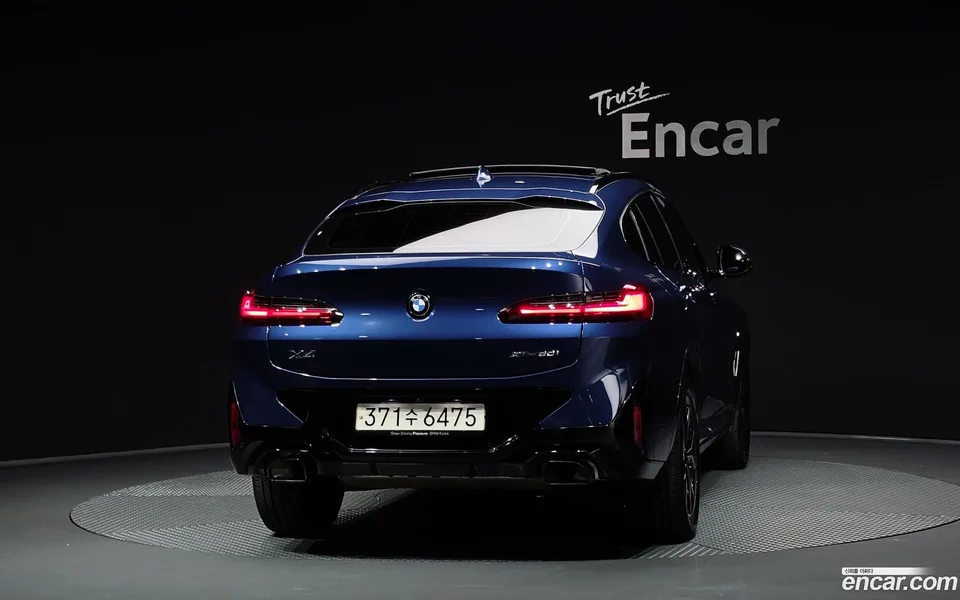 BMW X4 xDrive20i M 2023 — thumbnail 4