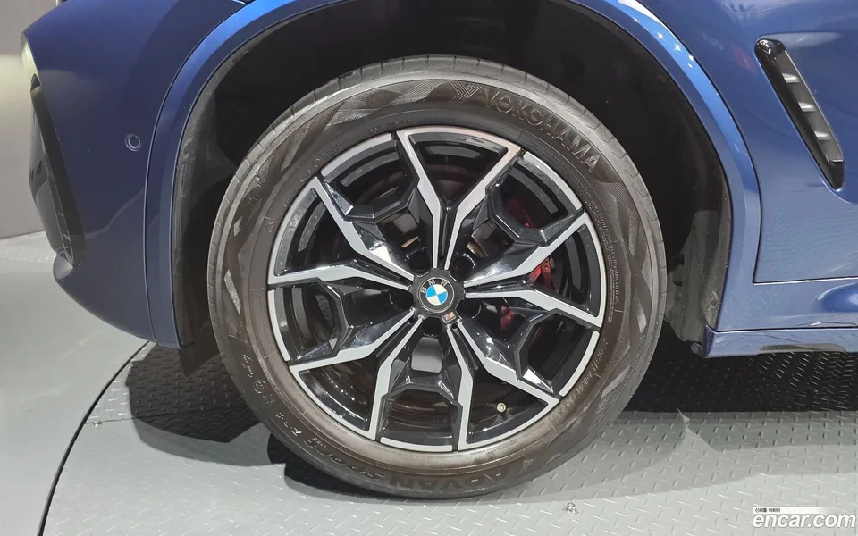 BMW X4 xDrive20i M 2023 — thumbnail 5