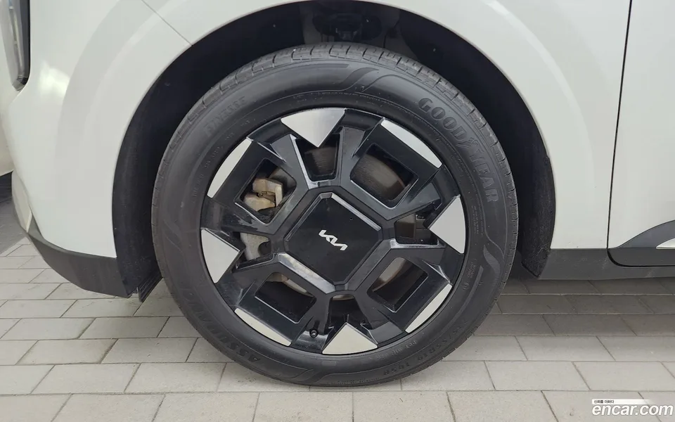 Kia Carnival 9 2024 — thumbnail 5