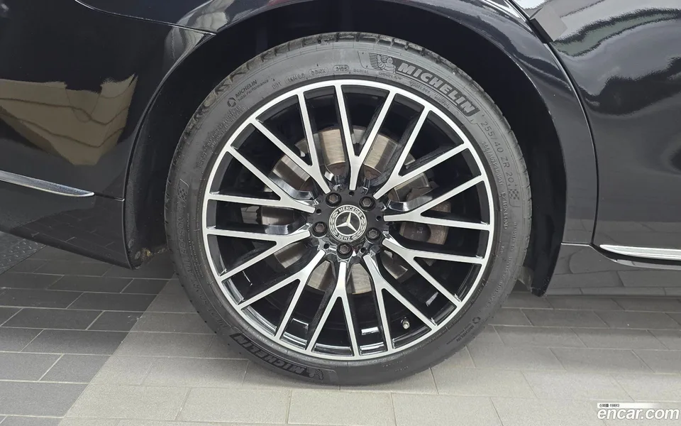 Mercedes-Benz S-Class S580L 4MATIC 2023 — thumbnail 5