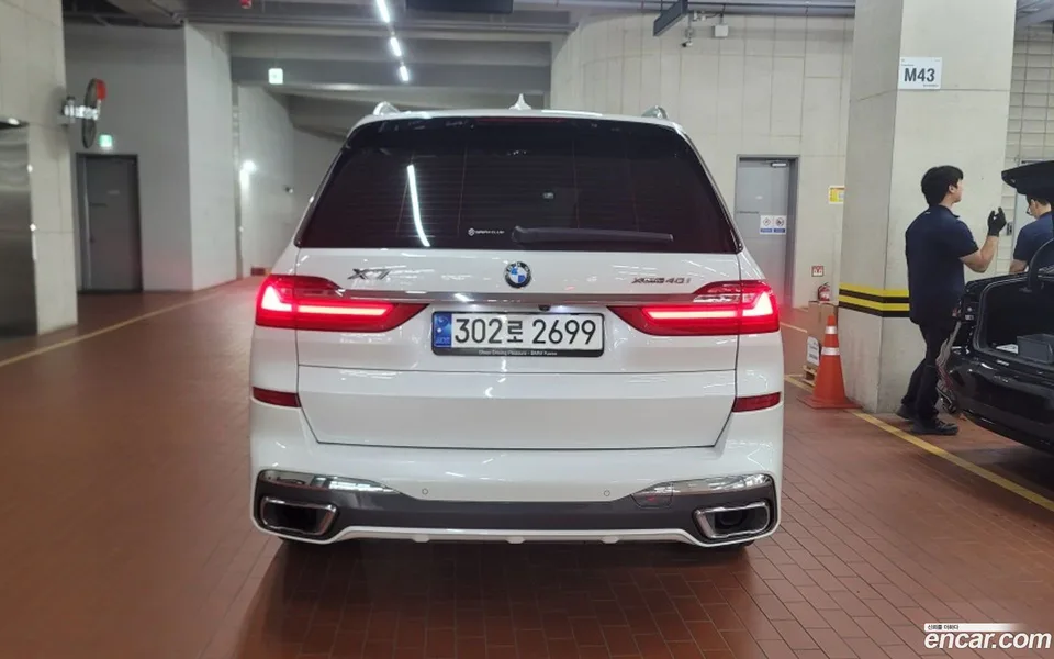 BMW X7 xDrive 40i M 6 2022 — thumbnail 3