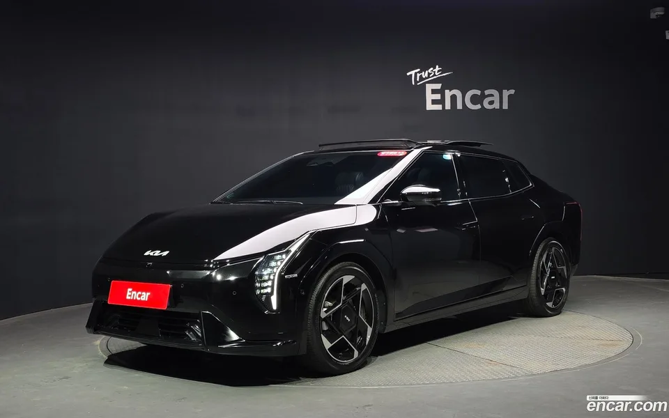 Kia EV4 2WD 2025 — photo 1, buy with delivery to Moscow