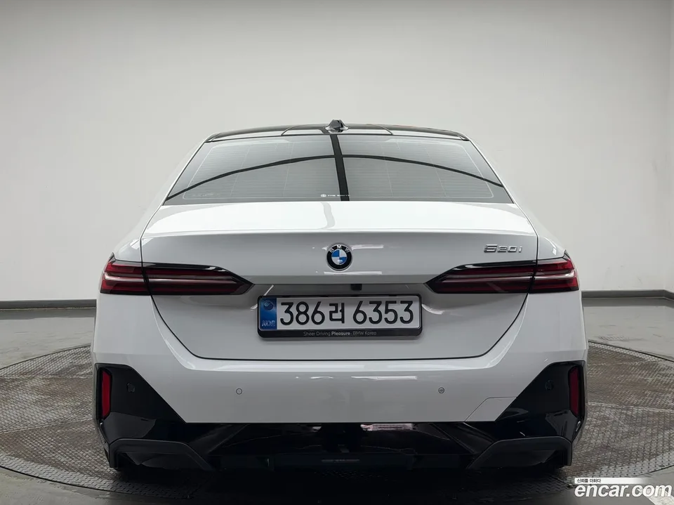 BMW 5 Series 520i M 2026 — thumbnail 4