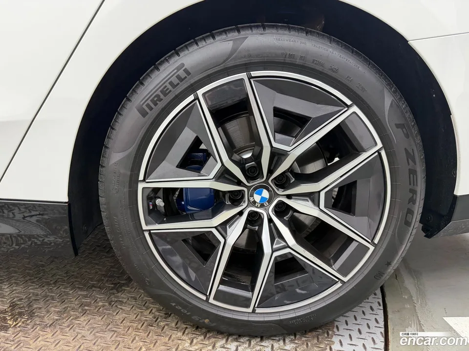BMW 5 Series 520i M 2026 — thumbnail 5