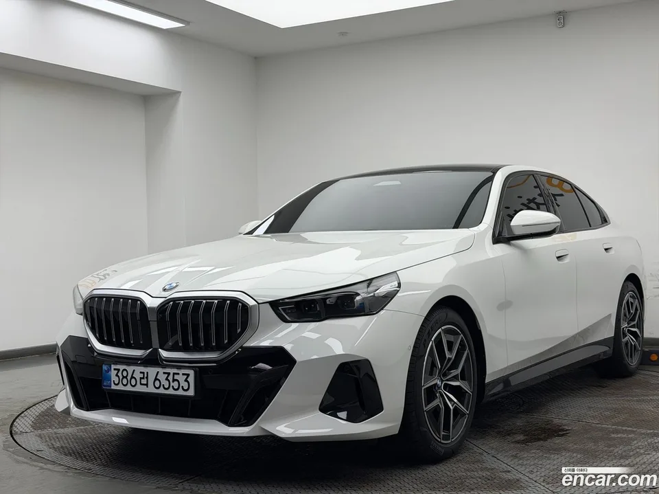 BMW 5 Series 520i M 2026 — photo 1, buy with delivery to Moscow