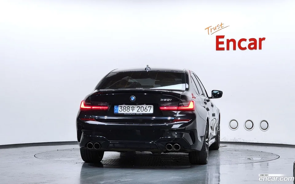 BMW 3 Series 320i M 2022 — thumbnail 4