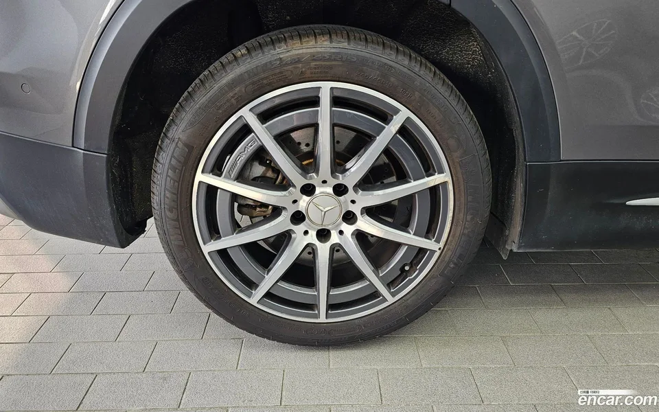 Mercedes-Benz GLB-Class AMG GLB35 4MATIC 2022 — thumbnail 5