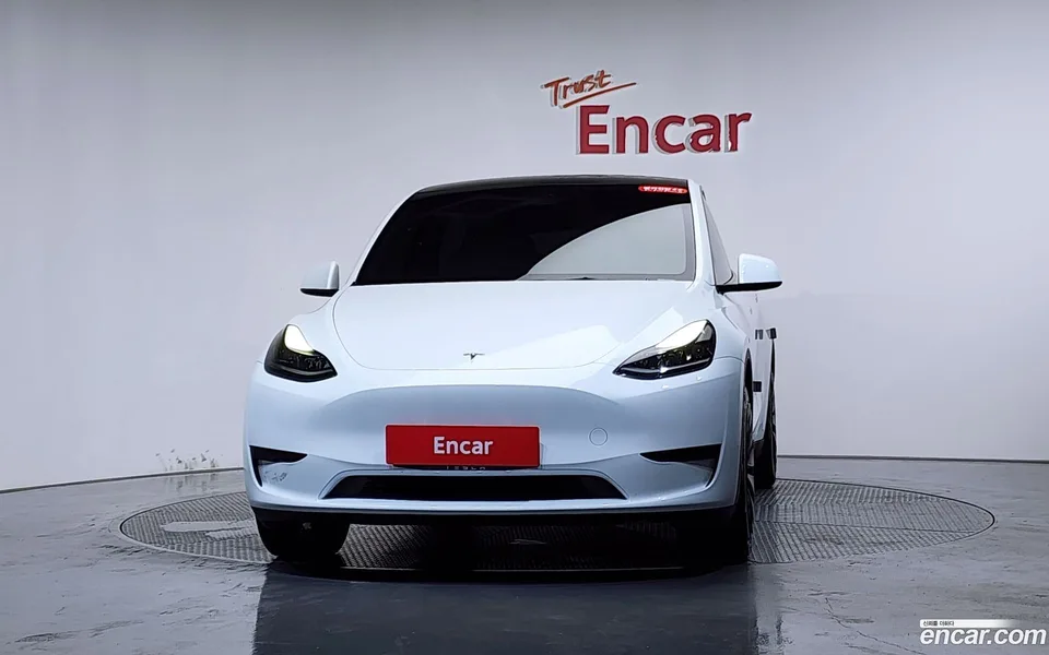 Tesla Model Y RWD 2023 — thumbnail 3