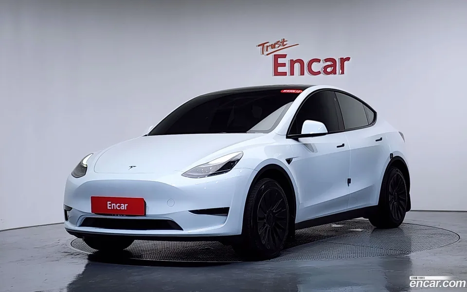 Tesla Model Y RWD 2023 — photo 1, buy with delivery to Moscow