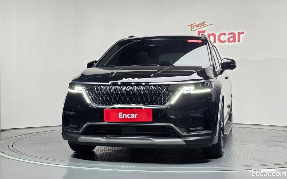 Kia Carnival 9 2023 — thumbnail 3