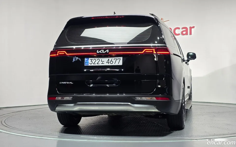 Kia Carnival 9 2023 — thumbnail 4