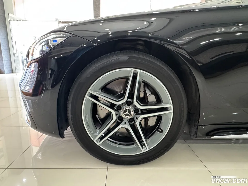 Mercedes-Benz S-Class S400 d 4MATIC 2023 — thumbnail 2