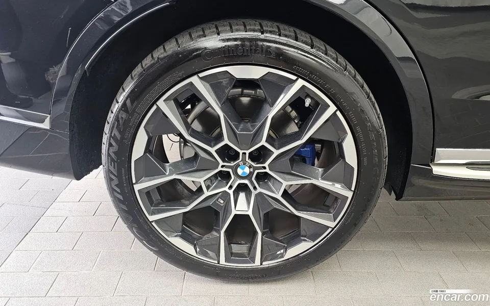 BMW X7 xDrive 40i M 6 2023 — миниатюра 2
