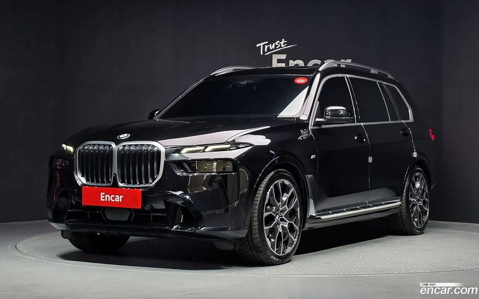 BMW X7 xDrive 40i M 6 2023 — фото 1, купить с доставкой в Москву
