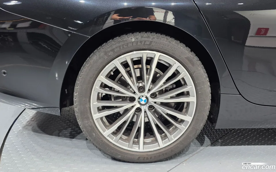 BMW 3 Series 320d 2022 — thumbnail 2