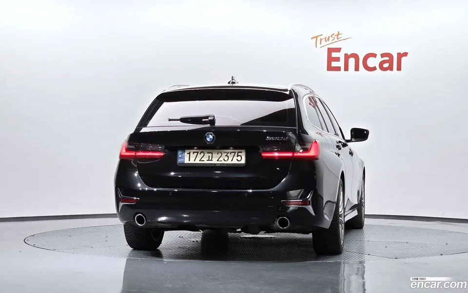 BMW 3 Series 320d 2022 — thumbnail 4