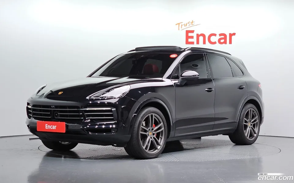 Porsche Cayenne 3.0 2022 — photo 1, buy with delivery to Moscow