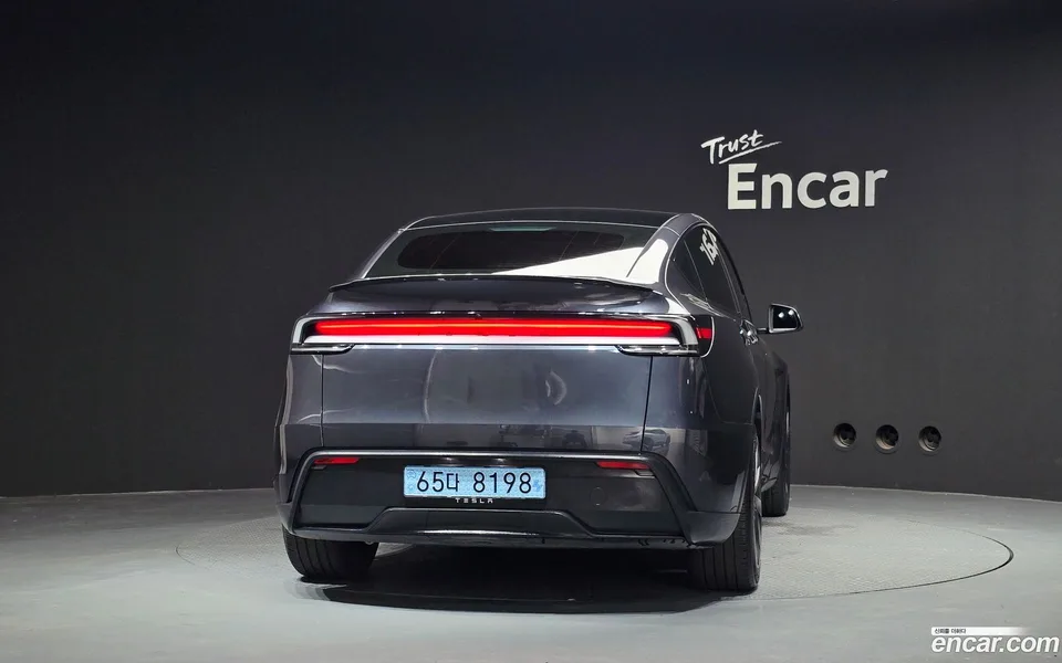 Tesla Model Y RWD 2025 — миниатюра 4