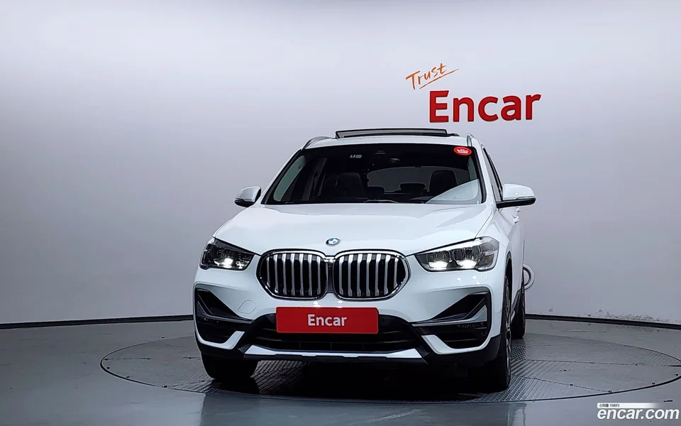BMW X1 xDrive 20i xLine 2022 — thumbnail 3