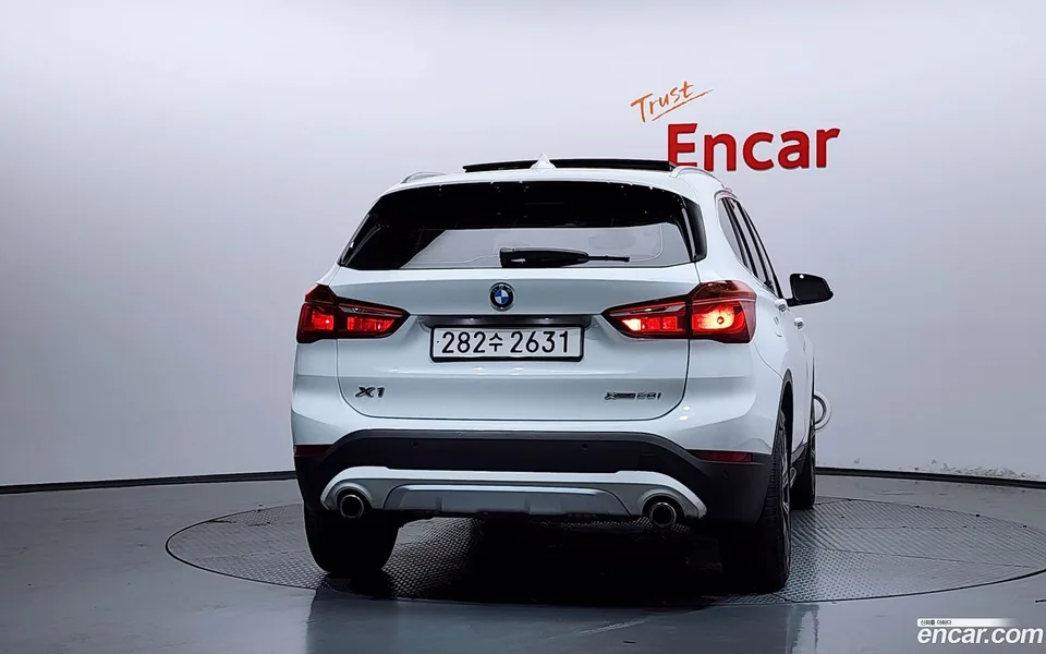 BMW X1 xDrive 20i xLine 2022 — thumbnail 4