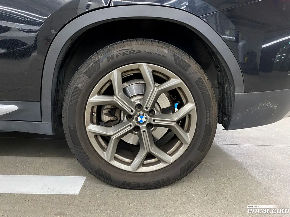 BMW X4 xDrive20i xLine 2022 — thumbnail 2
