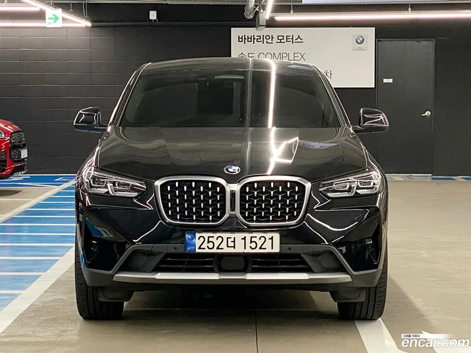 BMW X4 xDrive20i xLine 2022 — thumbnail 3