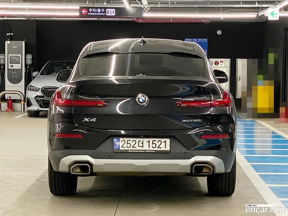 BMW X4 xDrive20i xLine 2022 — thumbnail 4