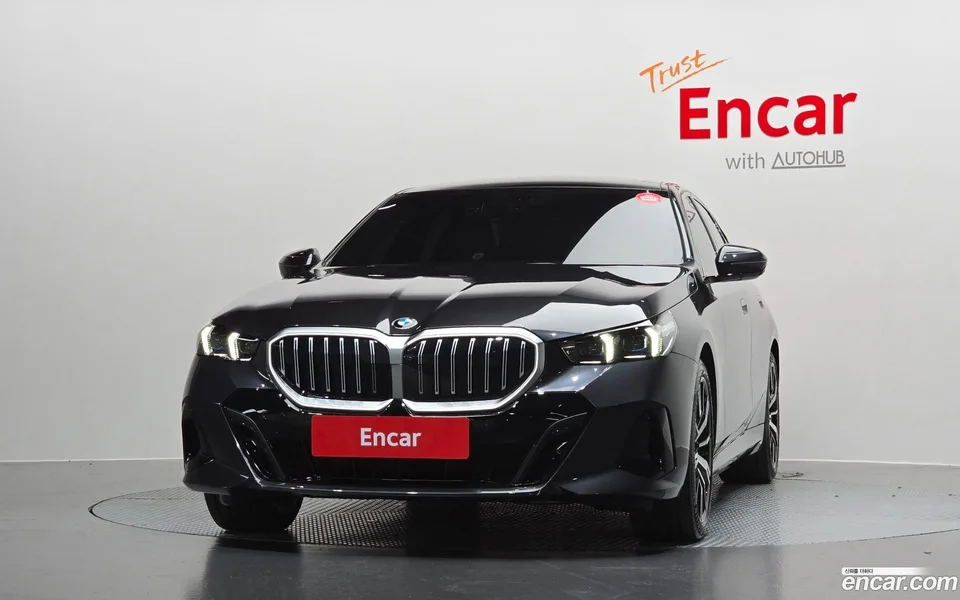 BMW 5 Series 530i xDrive M 2025 — thumbnail 3