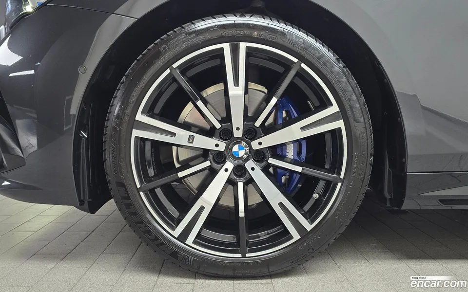 BMW 5 Series 530i xDrive M 2025 — thumbnail 5