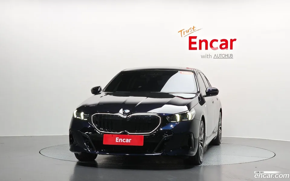 BMW 5 Series 523d M 2025 — thumbnail 3
