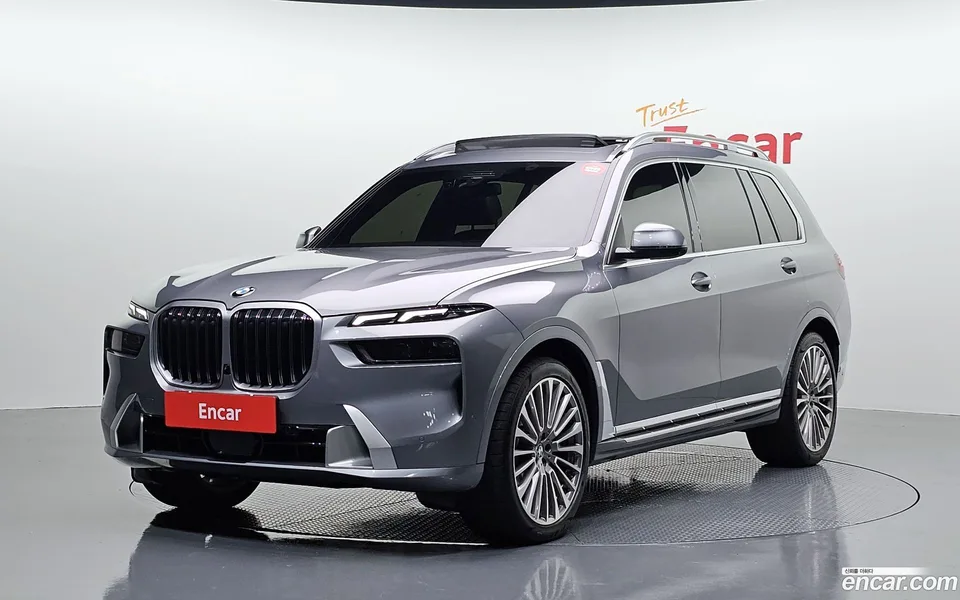 BMW X7 xDrive 40i 6 2022 — фото 1, купить с доставкой в Москву