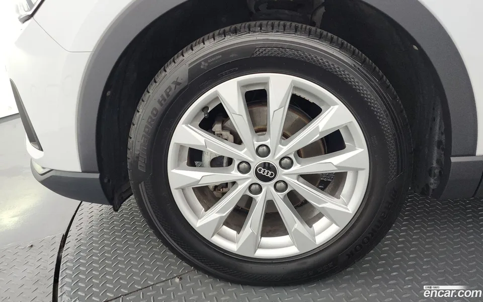 Audi Q3 35 TDI 2023 — thumbnail 2