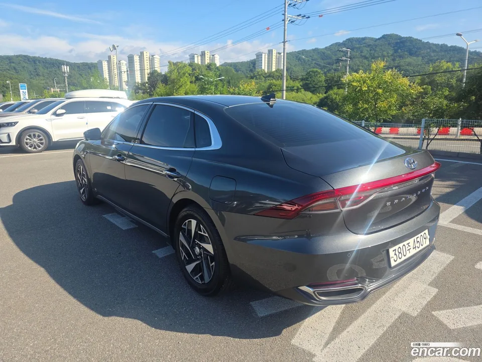 Hyundai Grandeur IG Hybrid 2022 — thumbnail 3