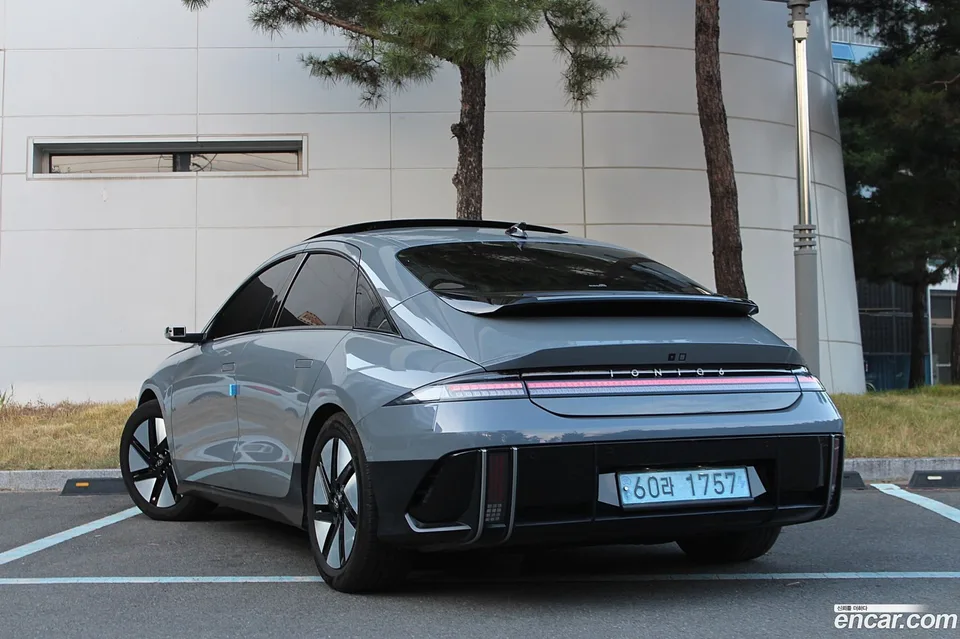 Hyundai Ioniq 6 2023 — thumbnail 2