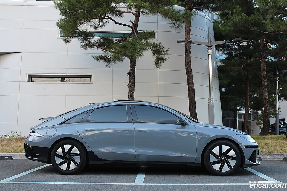 Hyundai Ioniq 6 2023 — thumbnail 3